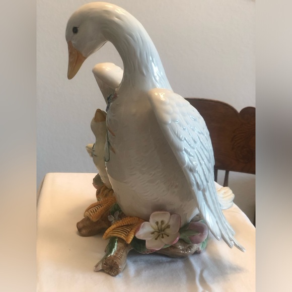 Fitz and Floyd White Goose Figurine with Floral Details - Picture 4 of 6